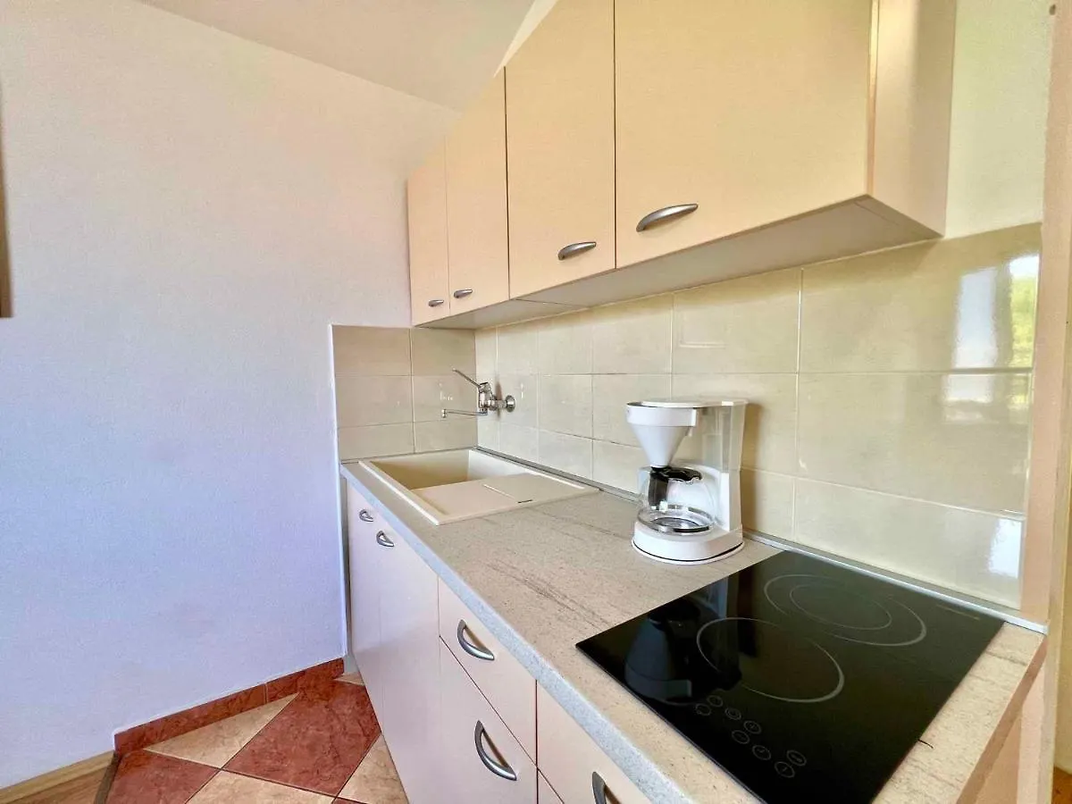 Apartment In Dramalj 44155