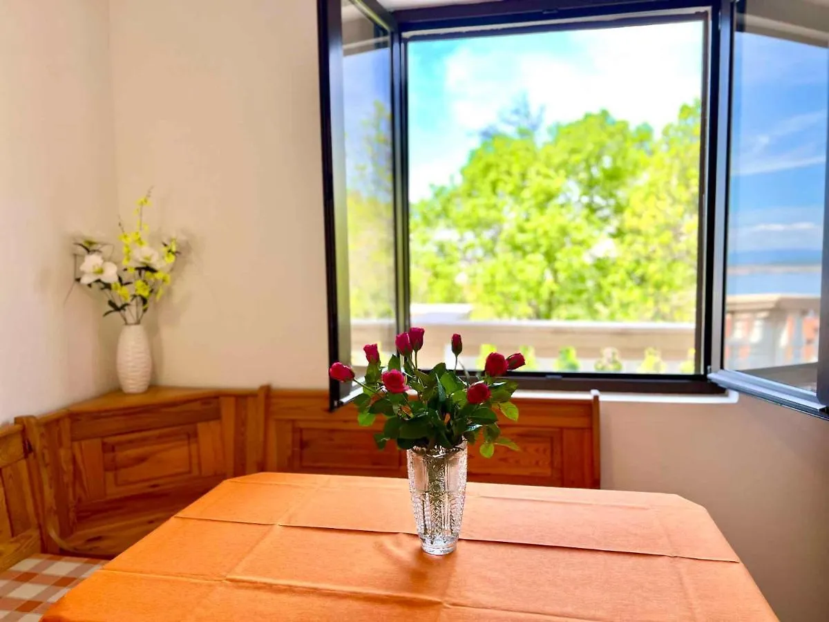 Apartment In Dramalj 44155