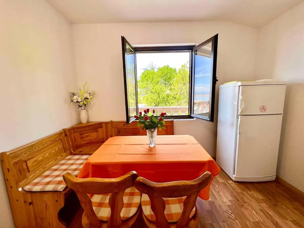 Apartment In Dramalj 44155