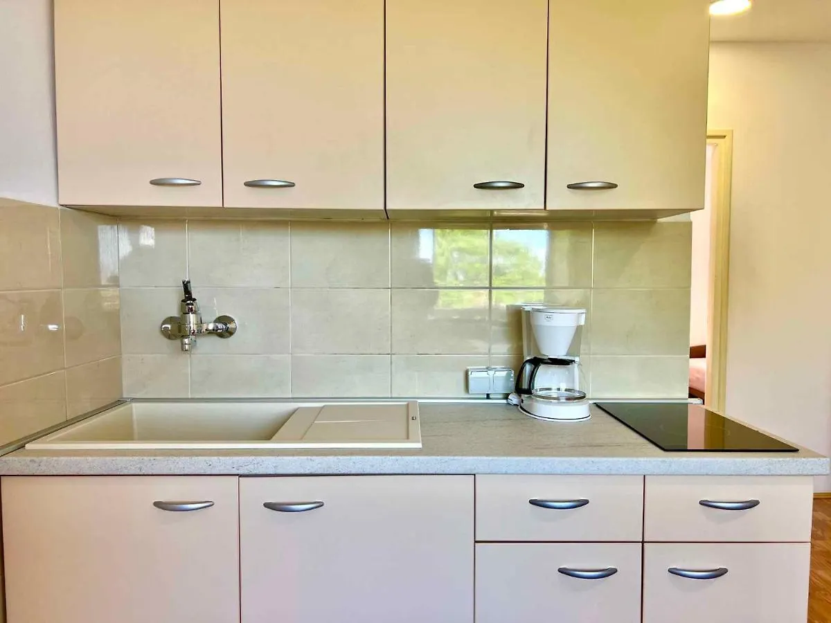 Apartment In Dramalj 44155