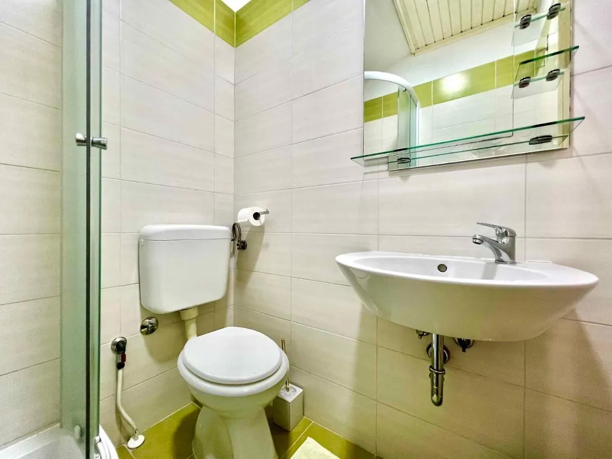 Apartment In Dramalj 44155