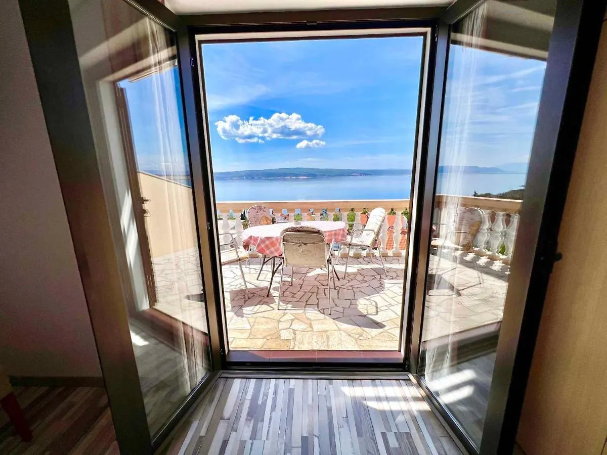Apartment In Dramalj 44155