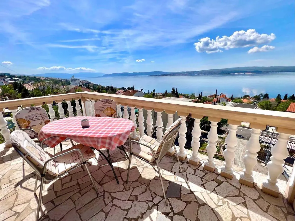 Apartment In Dramalj 44155